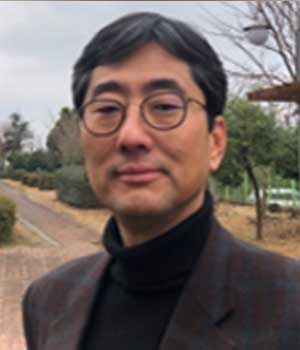 Prof.Jinho Bae, a visiting adjunct faculty member