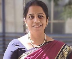 Dr.Savita V Patil